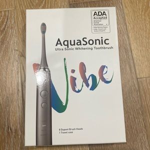 AquaSonic whitening tooth brush